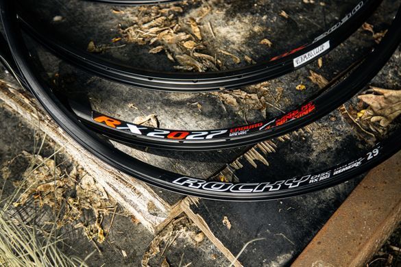 Обід Remerx ENDURO RX 2027, 29, 622x27, 32 отв, FV, пістонований, чорний анод., E-Bike, безкам.