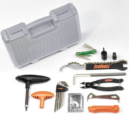 Кейс ICE TOOLZ 82F6 з інструментом CARBONFIX